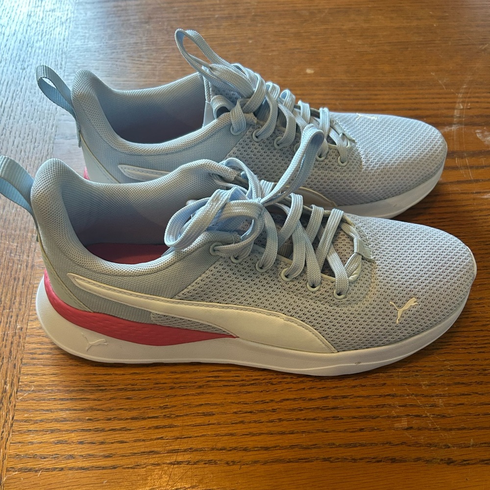 Puma Gray Athletic Shoes with soft foam+